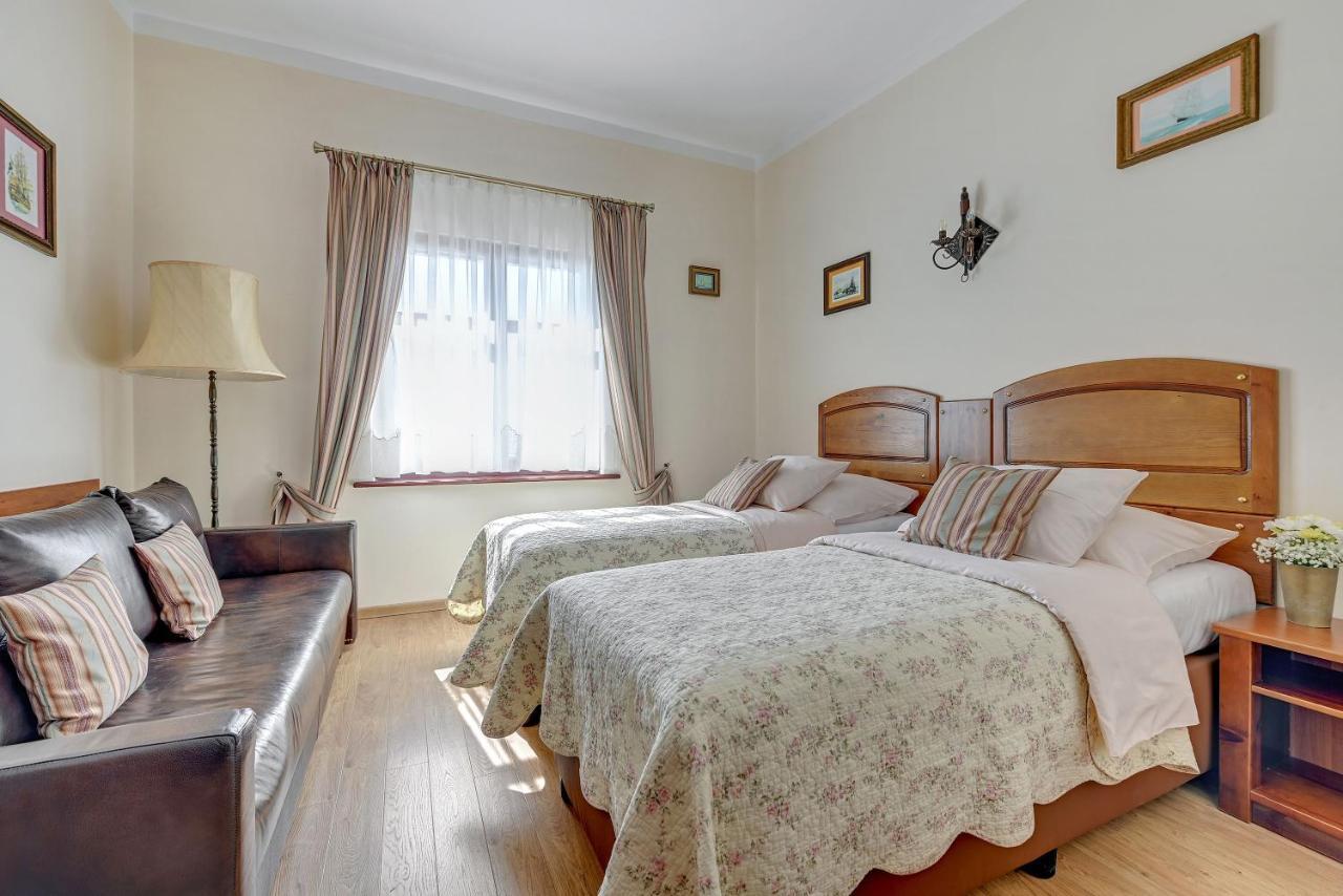 Villa & Restaurant Admiral Nelson هيل المظهر الخارجي الصورة