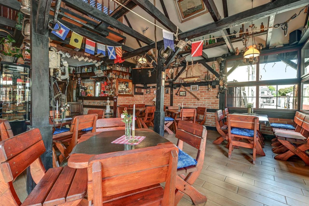 Villa & Restaurant Admiral Nelson هيل المظهر الخارجي الصورة