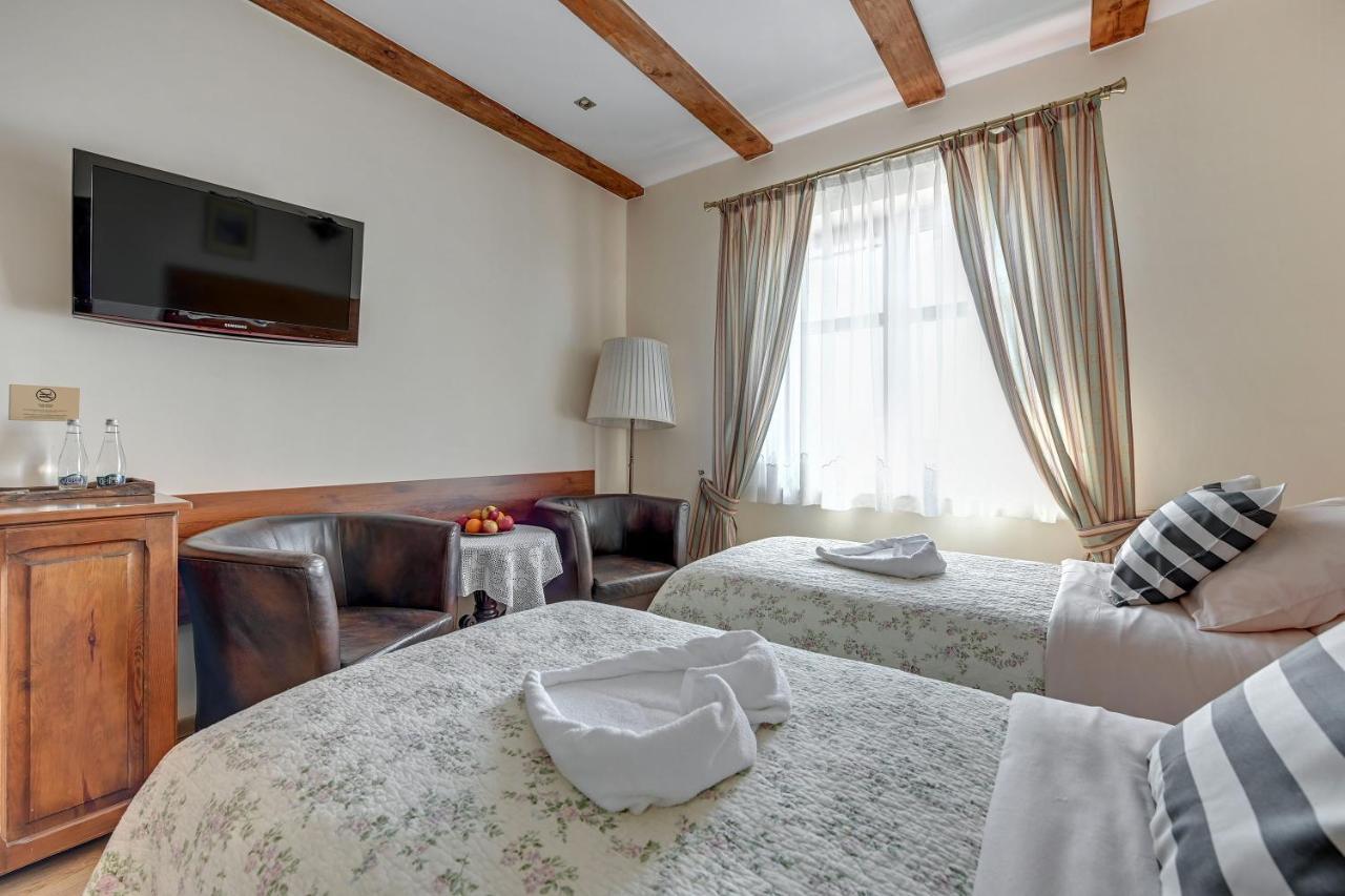 Villa & Restaurant Admiral Nelson هيل المظهر الخارجي الصورة