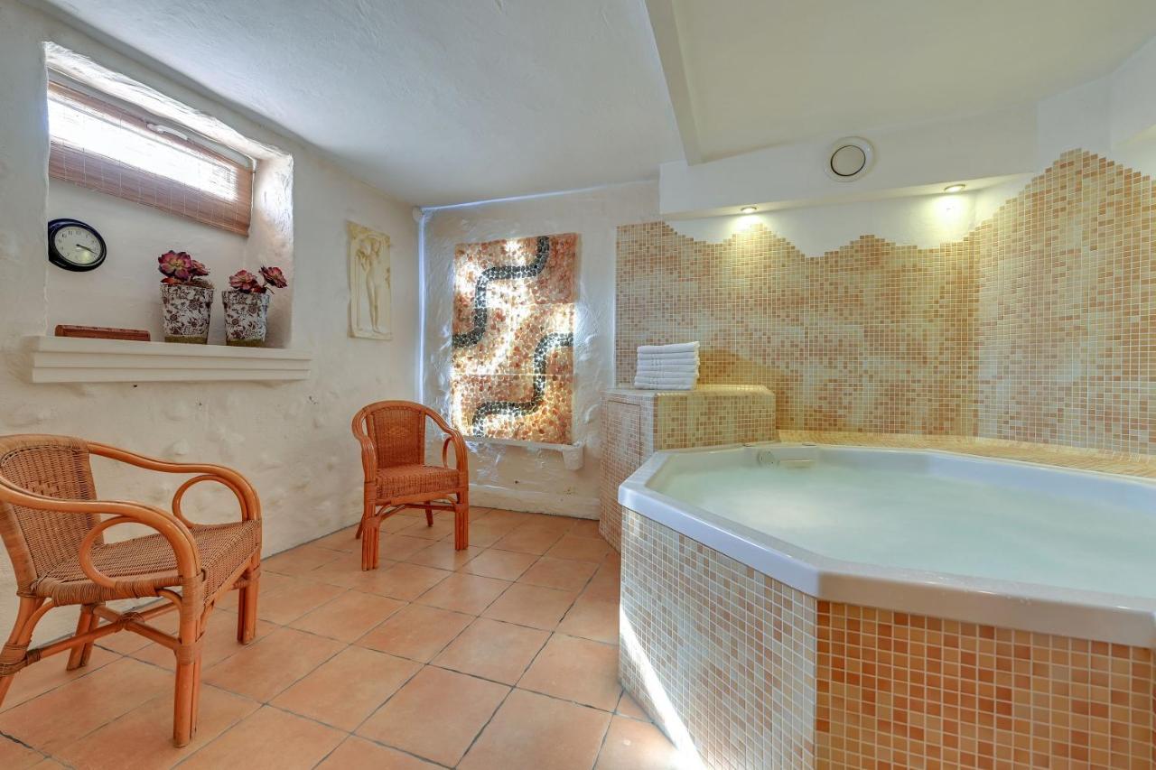 Villa & Restaurant Admiral Nelson هيل المظهر الخارجي الصورة