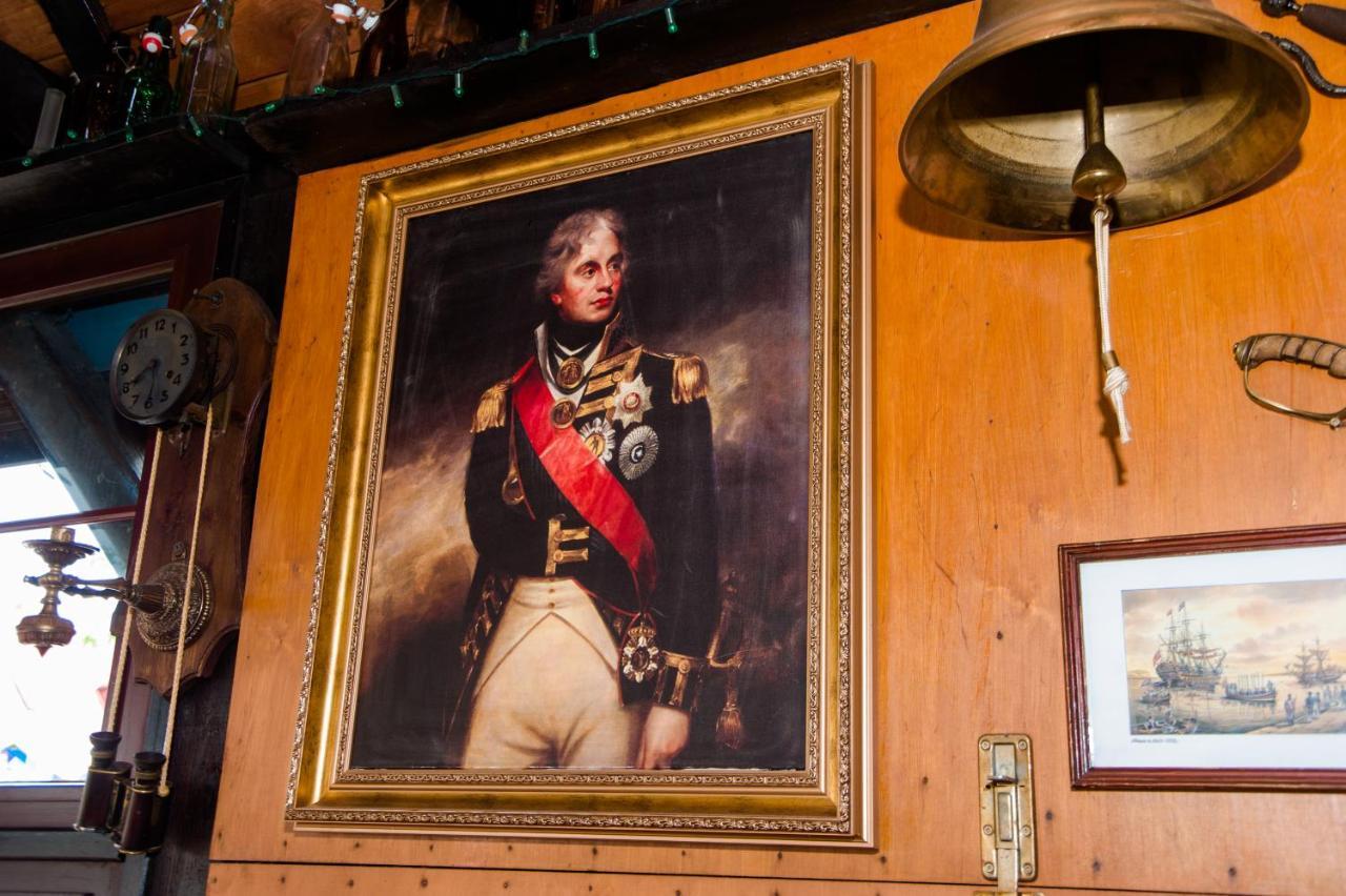 Villa & Restaurant Admiral Nelson هيل المظهر الخارجي الصورة